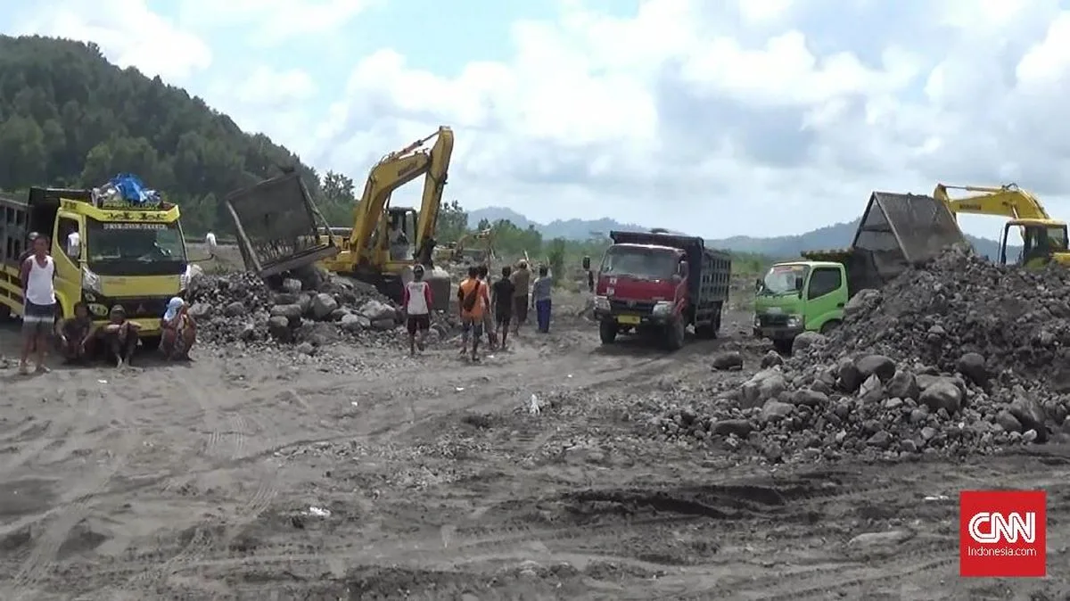 Korban Tewas Akibat Tertimbun Material Semeru, Bupati Lumajang Larang Tambang Pasir Malam Hari