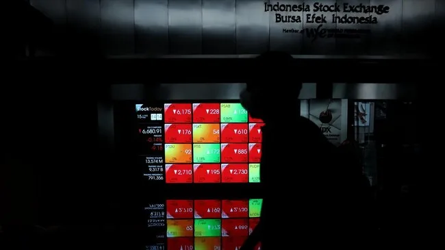 IHSG Terperosok di Sesi I, Asing Lepas Saham Perbankan Rp771 Miliar