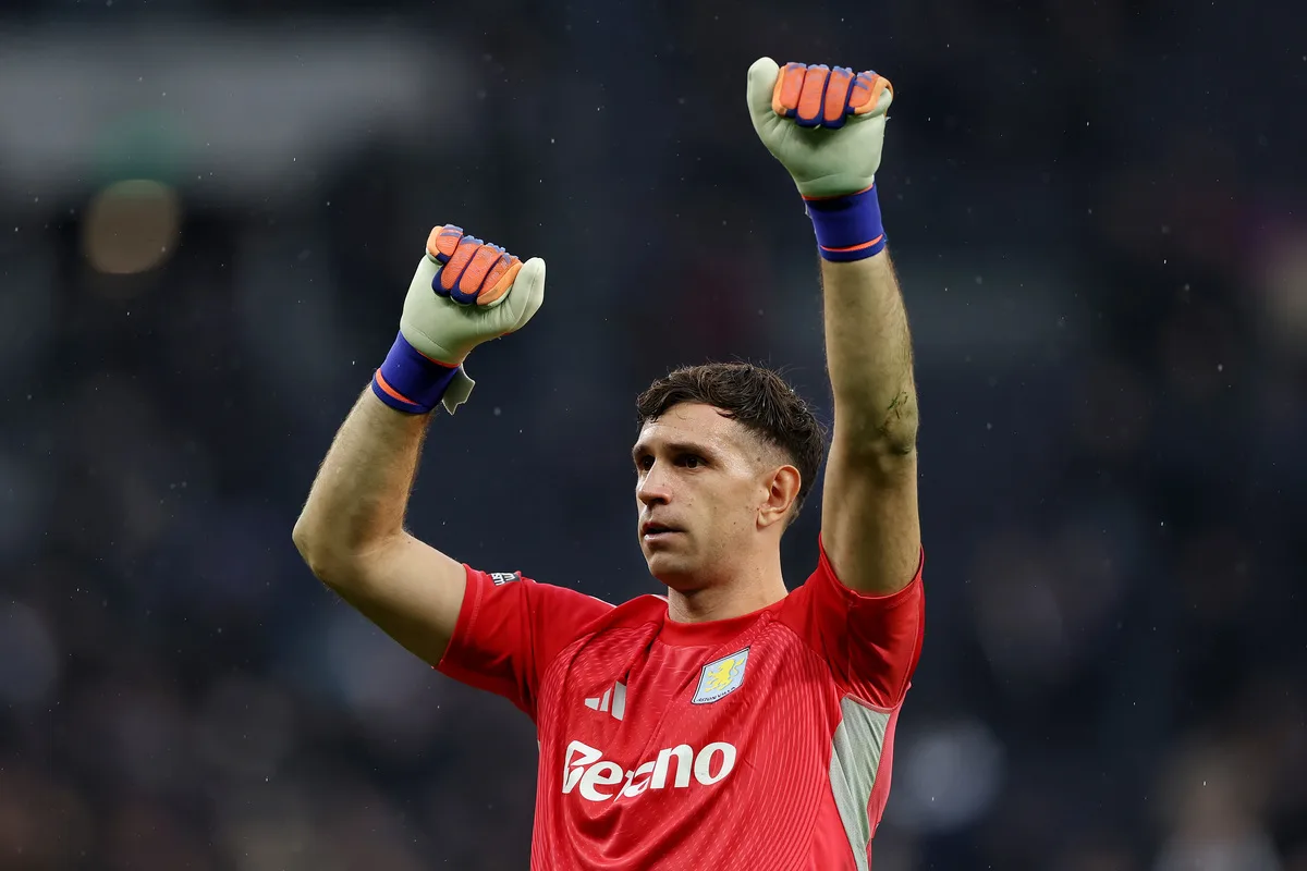 Juventus Keberatan dengan Banderol Emiliano Martinez: €10 Juta Plus Bonus Dianggap Terlalu Mahal