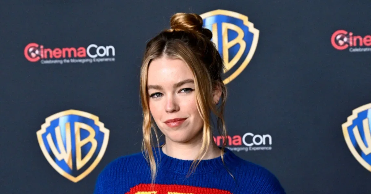 Milly Alcock Bawa Warisan Christopher Reeve ke Layar Lebar Lewat Kostum Supergirl