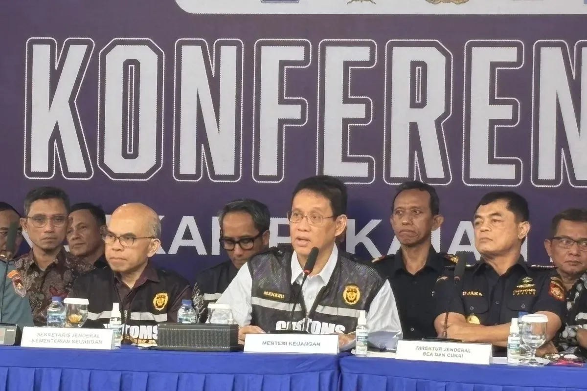 Pakaian Bekas Ilegal Rp37,5 Miliar Disita: Operasi Bea Cukai Bongkar Jaringan Impor Gelap