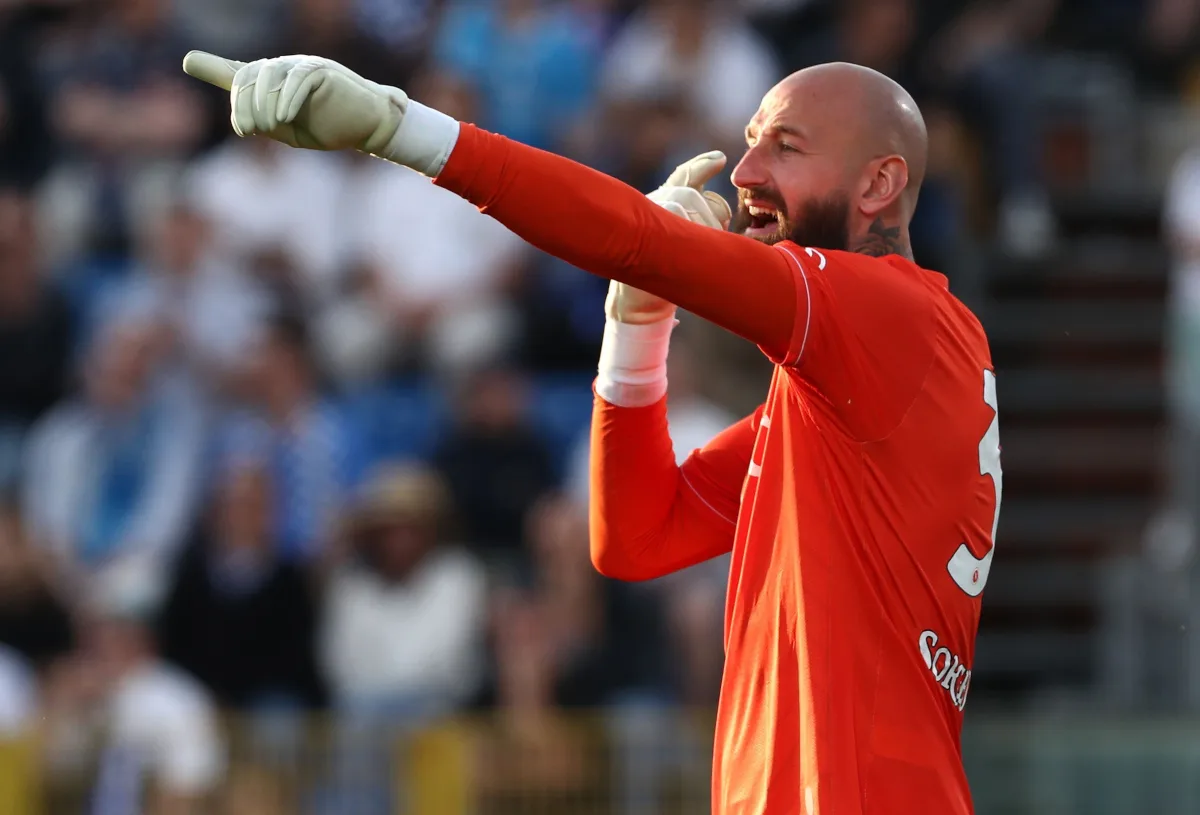 Pertarungan Dua Raksasa Serie A: Napoli dan Juventus Berebut Kiper di Bursa Transfer