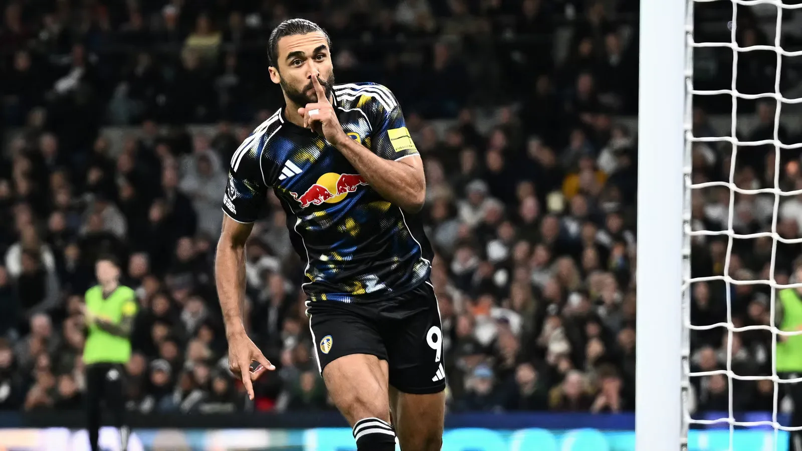 Leeds Incar Penyerang Tajam Auxerre: Ancaman Baru bagi Calvert-Lewin?