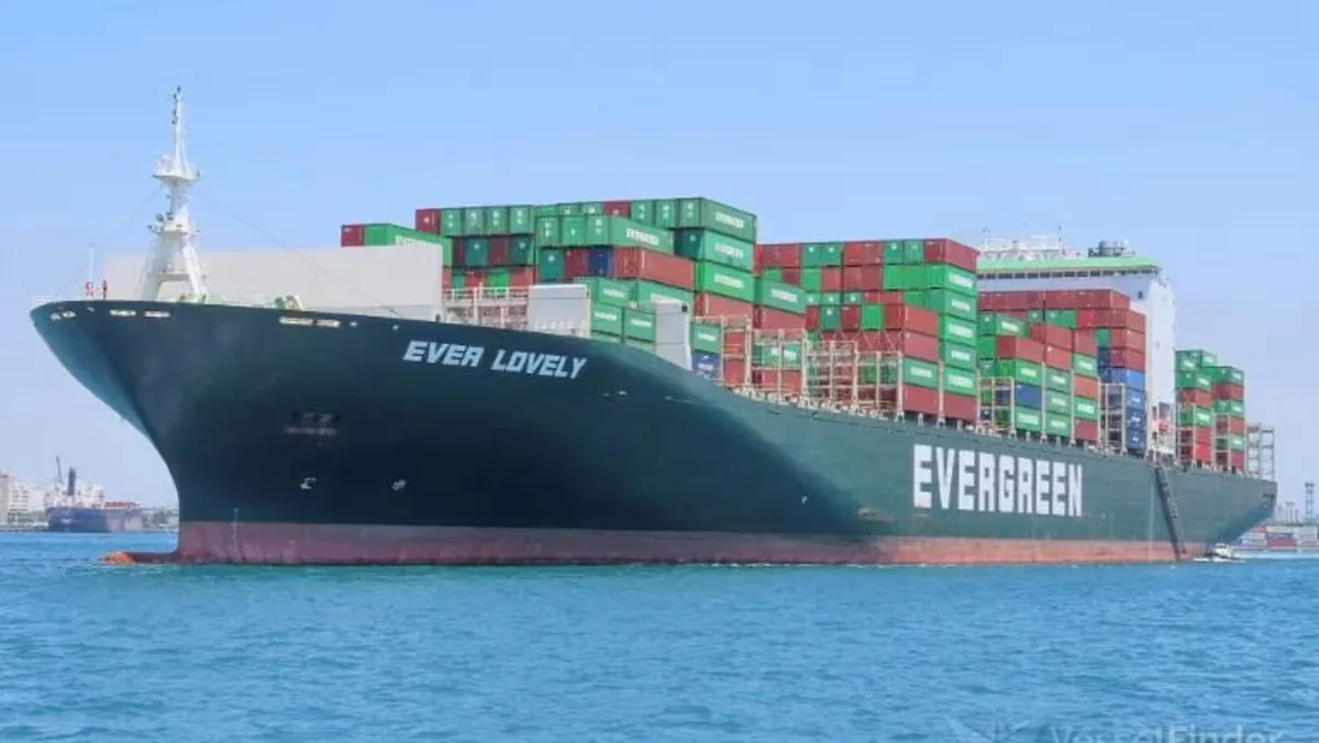 Kapal Kontainer Berbendera Singapura Kena Proyektil di Selat Hormuz, Awak Selamat