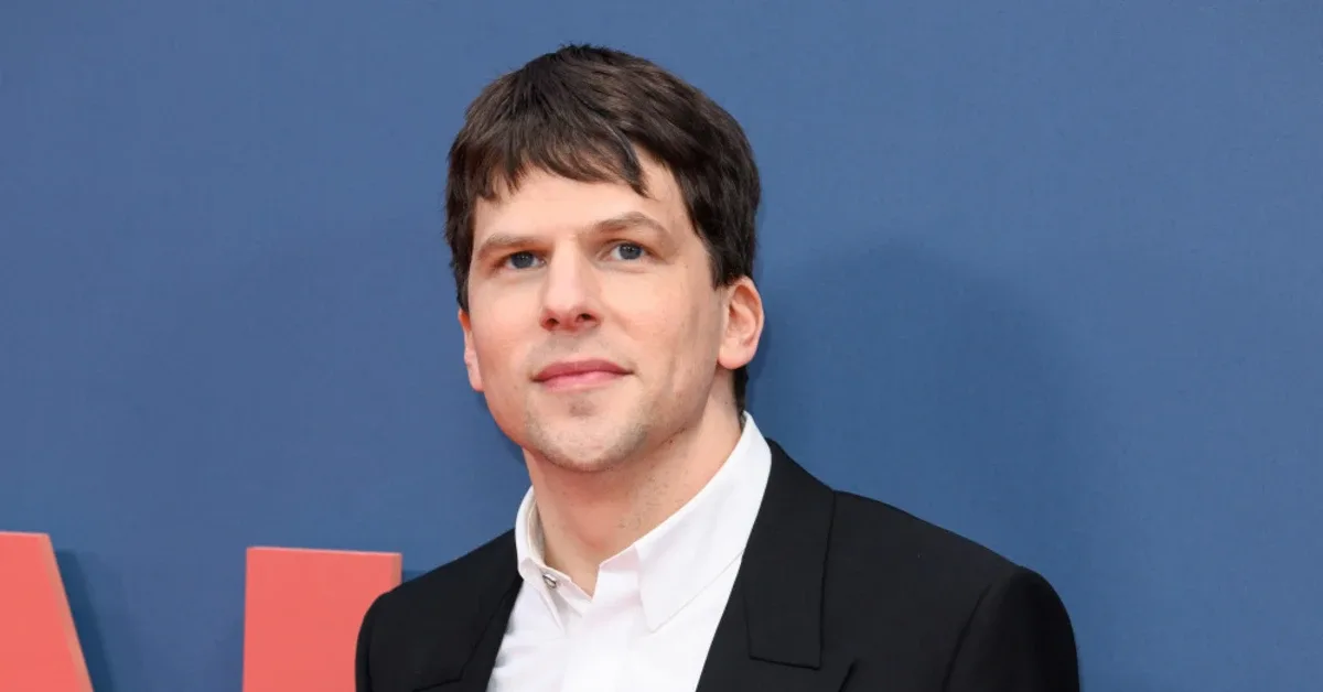 Jesse Eisenberg Tolak Peran Mark Zuckerberg di Sekuel The Social Network: 'Saya Ingin Bergerak ke Arah Berbeda'