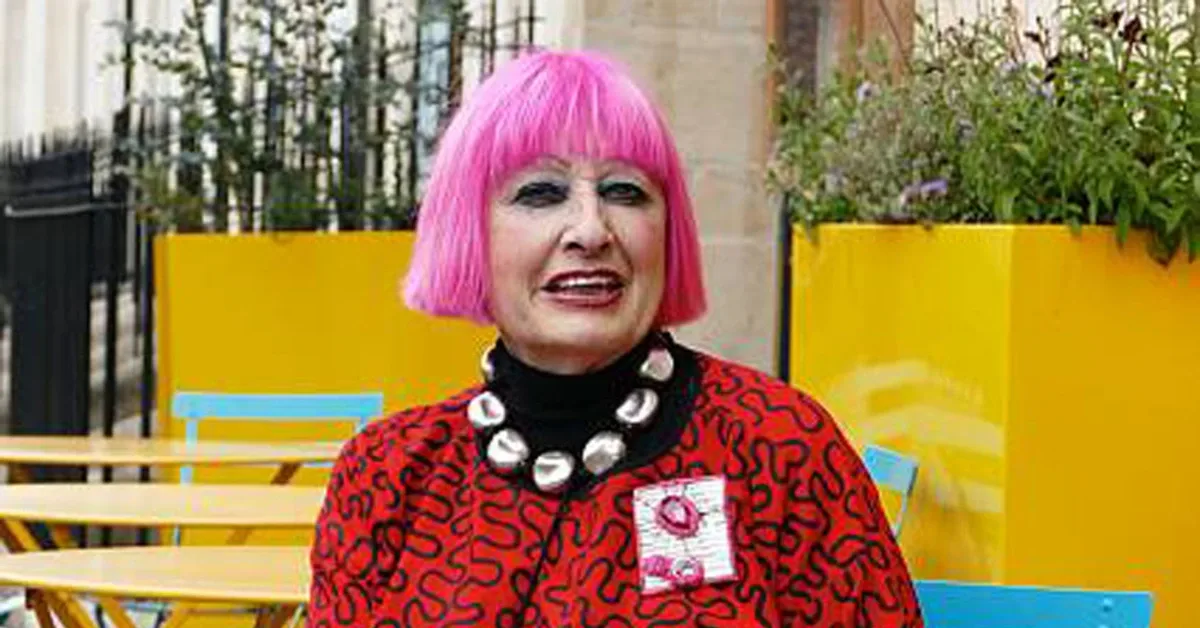 Zandra Rhodes Hibahkan Lima Koleksi Ikonik ke Museum yang Ia Dirikan Sendiri