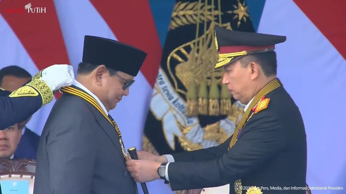 Polri Anugerahkan Medali Kehormatan Loka Praja Samrakshana kepada Presiden Prabowo