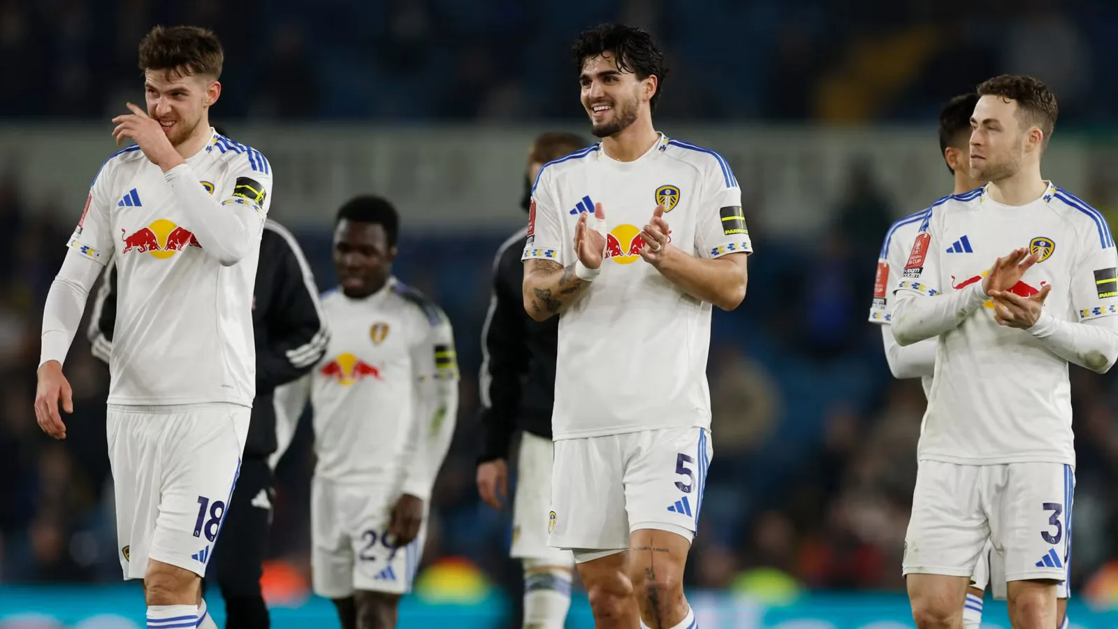 Leeds Siap Pecahkan Rekor Transfer demi Bek Wolves Ladislav Krejci