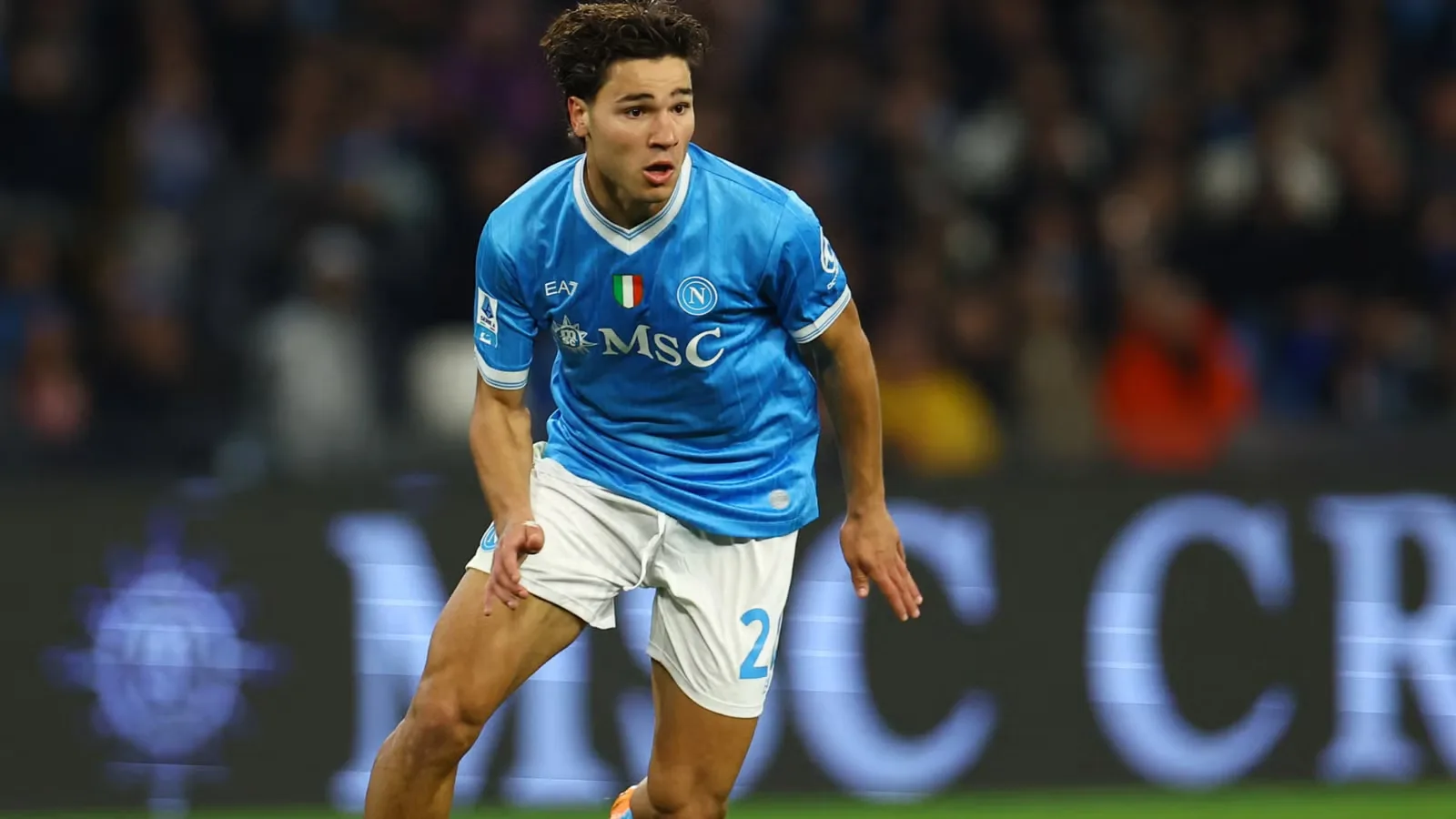 Tottenham Gempur Napoli dengan Tawaran Rp 440 Miliar untuk Gelandang Muda