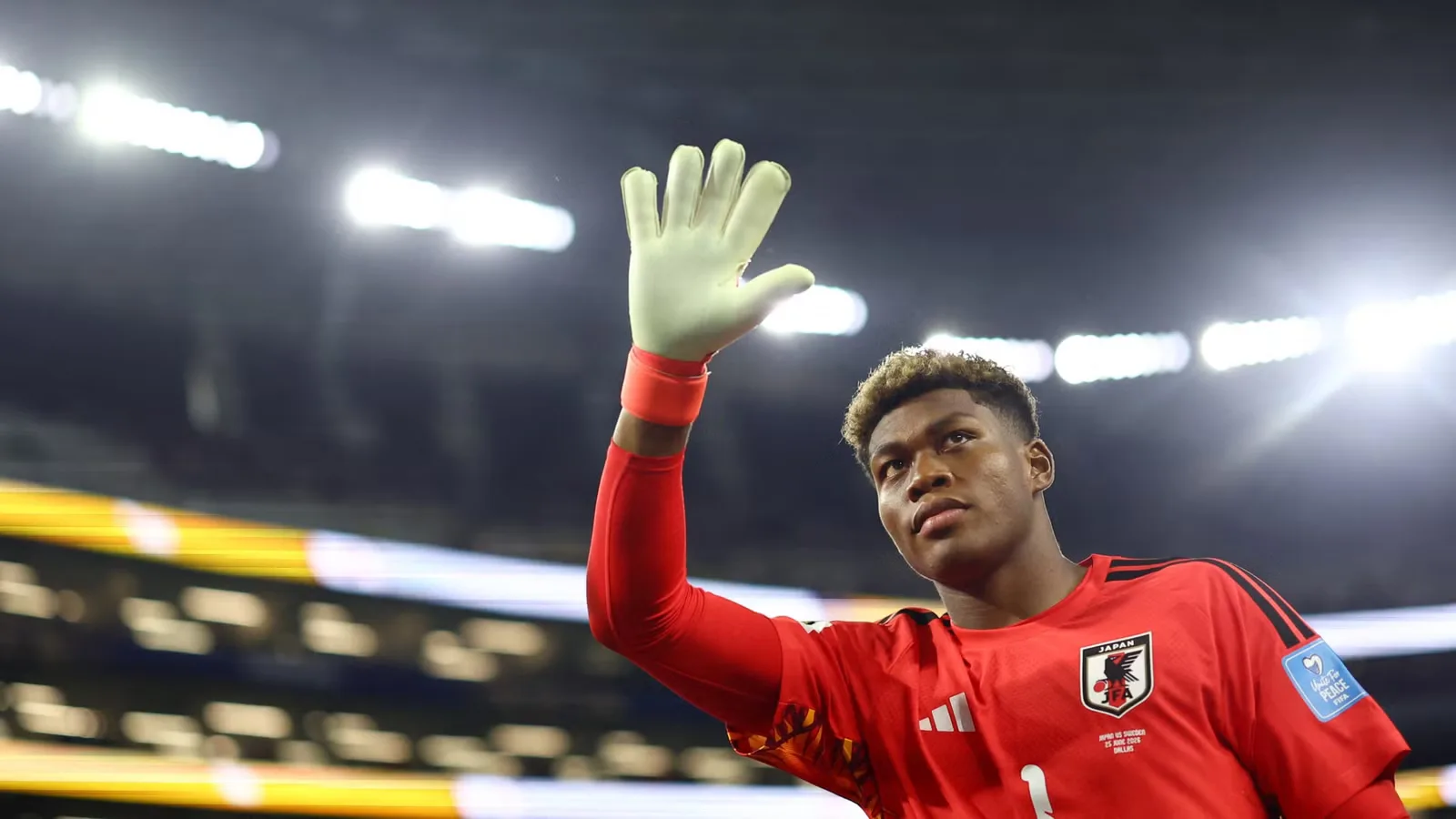 Leeds United Siapkan Dana Rp520 Miliar untuk Rekrut Kiper Jepang Zion Suzuki