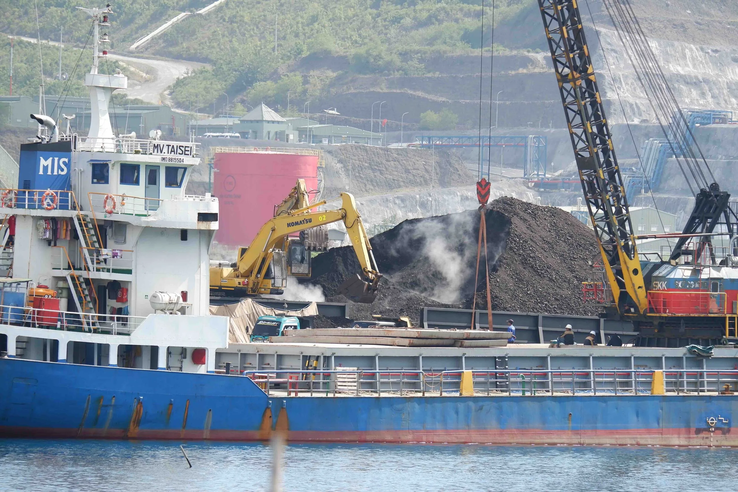 Di Balik Gemerlap Smelter Tembaga, Warga Sumbawa Barat Kehilangan Tanah dan Air