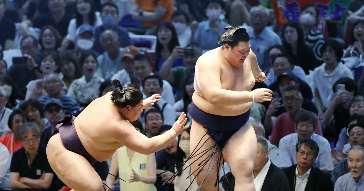 Yokozuna Onosato Tumbang di Hari Pertama Turnamen Sumo Nagoya