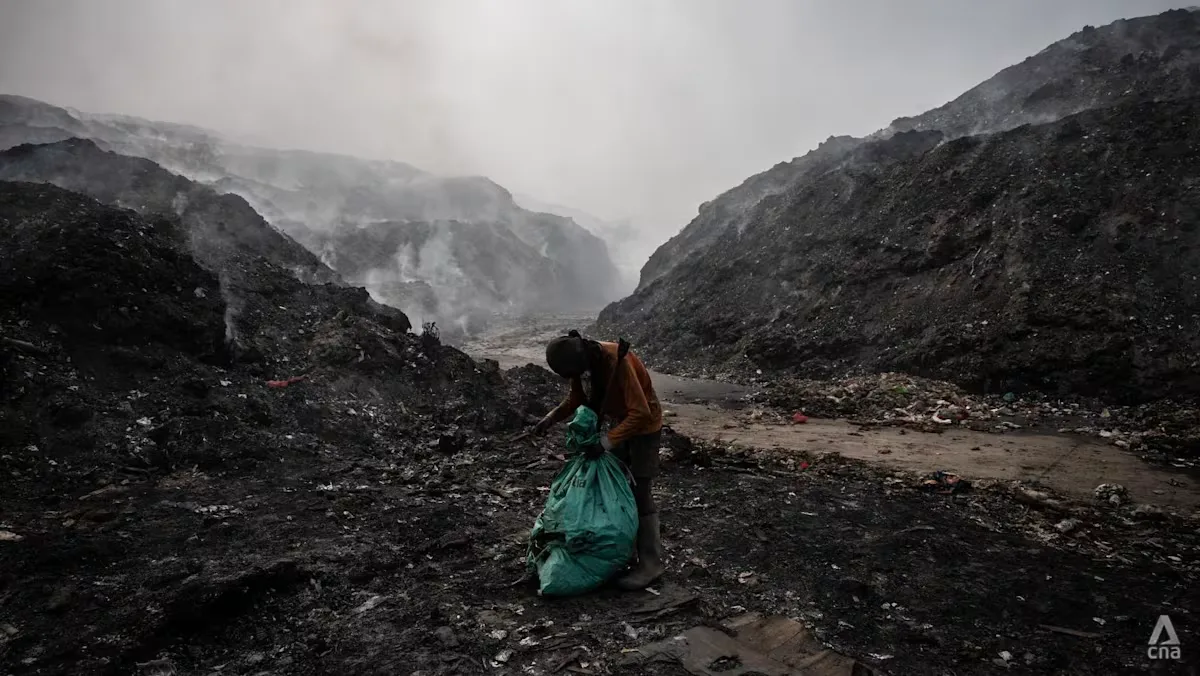 Kebakaran TPA Jatiwaringin: Alarm Darurat Pengelolaan Sampah Indonesia