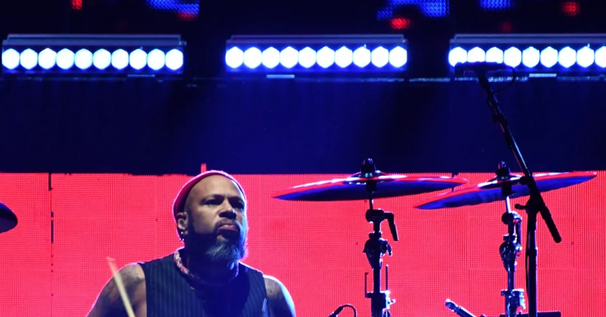 Frank Ferrer Bela Axl Rose: Bukan Sosok Menakutkan, Tapi Pria Baik Hati
