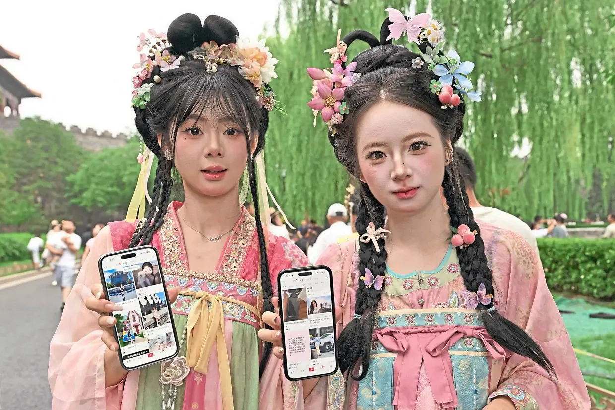 Xiaohongshu Guncang Pariwisata China: Dari Barbekyu Viral hingga Fotografer Jalanan