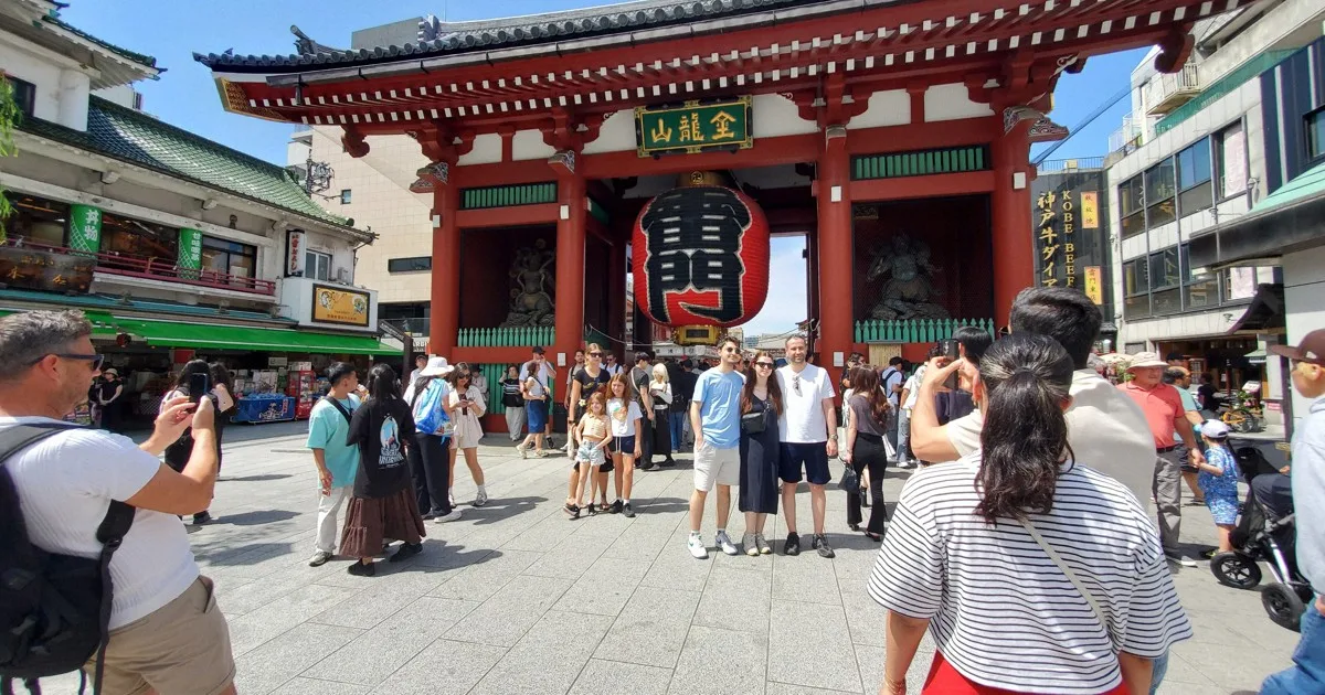 Kunjungan Turis Asing ke Jepang Anjlok 2% di Semester I 2026, China Merosot Lebih dari Setengah