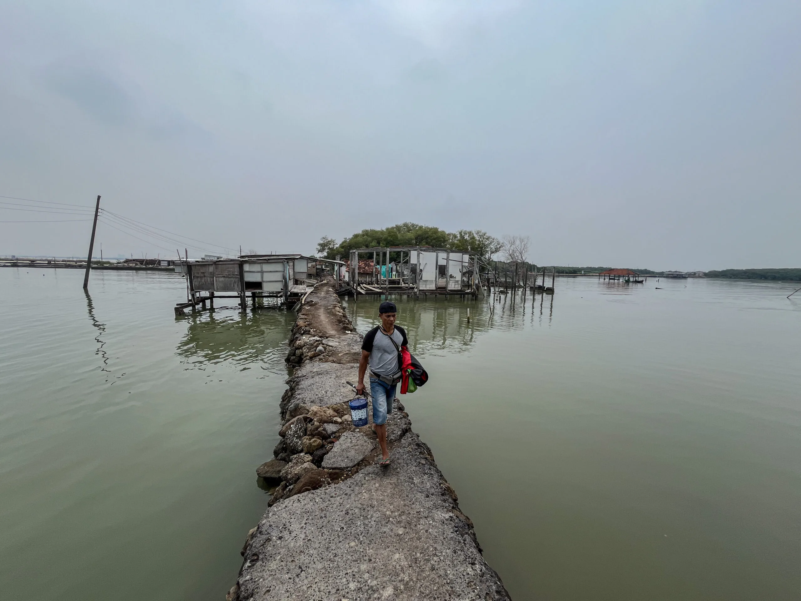 Proyek Tanggul Laut Raksasa Rp1.280 Triliun: Solusi atau Bencana Baru bagi Pantura?