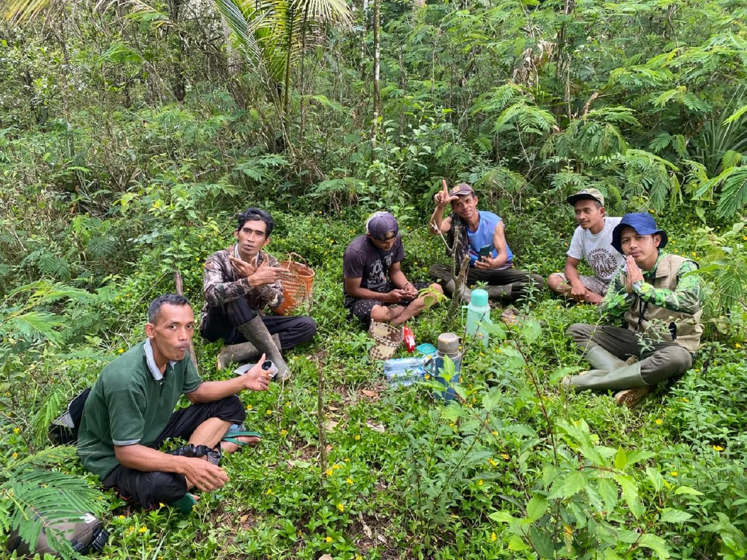 Warga Perbukitan Menoreh Berburu Pemburu Burung: Ekonomi dan Ekologi Berjalan Beriringan
