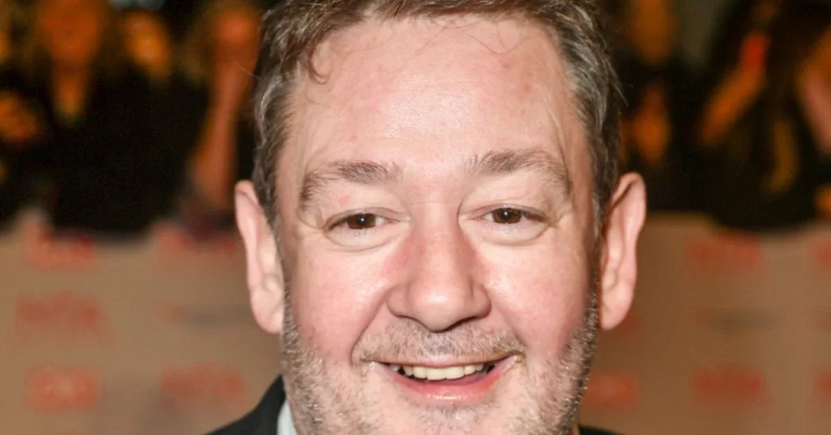 Johnny Vegas Istirahatkan Karier Stand-Up: Fokus ke Seni dan Toko Antik