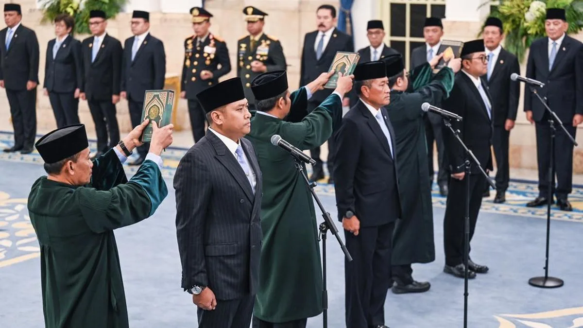Prabowo Lantik Kepala BGN dan Gubernur URI di Istana Negara