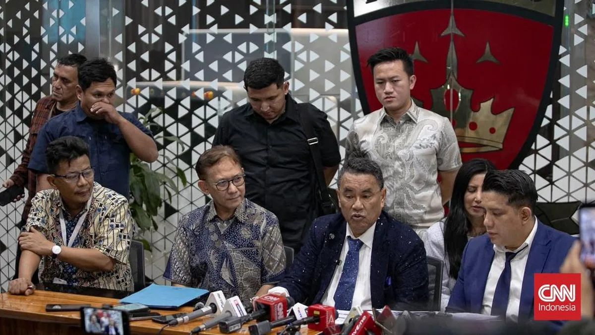 Hotman Paris Santai Hadapi Laporan PWI: 'Don't Worry Lah'