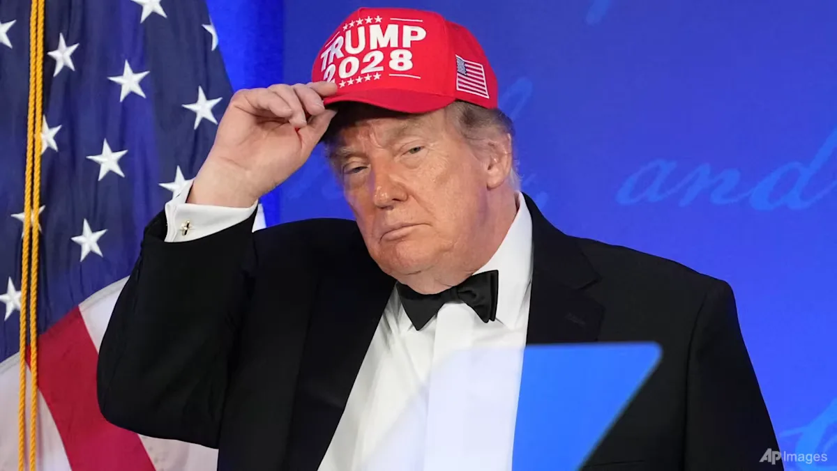 Trump Hujat Media dan Bergurau soal Masa Jabatan Ketiga di Makan Malam Wartawan
