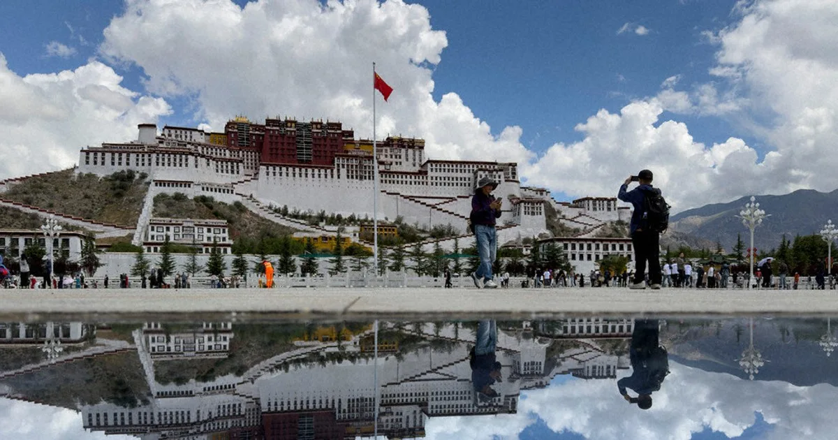 75 Tahun 'Pembebasan Damai' Tibet: Jurnalis Asing Dapat Akses Terbatas di Tengah Kontroversi