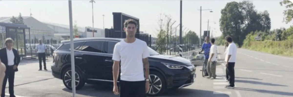 John Stones Resmi ke Inter Milan: Bek Inggris Itu Tiba di Kota Mode untuk Tes Medis