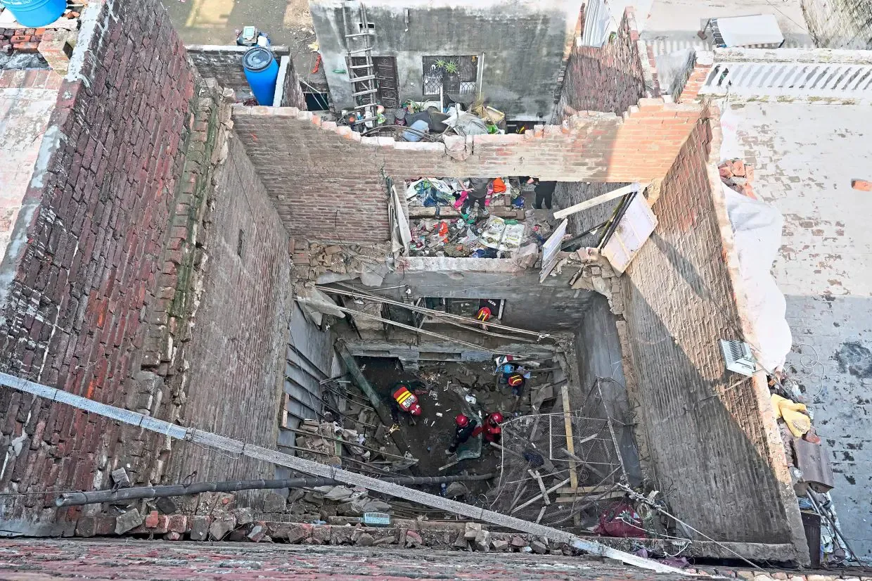 Runtuhnya Atap Rumah Akibat Hujan Monsun di Lahore: Sembilan Tewas, Pakistan Kembali Berduka