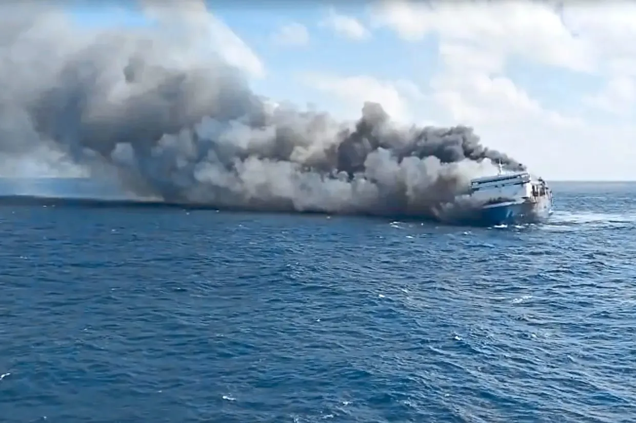 Kapal Terbakar di Laut Jawa: 5 Tewas, 41 Hilang, Evakuasi Terkendala Material Mudah Terbakar