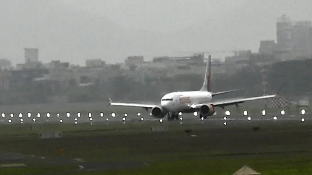 Turbulensi Hebat di Air India: 17 Penumpang Cedera, Penerbangan Terpaksa Dialihkan