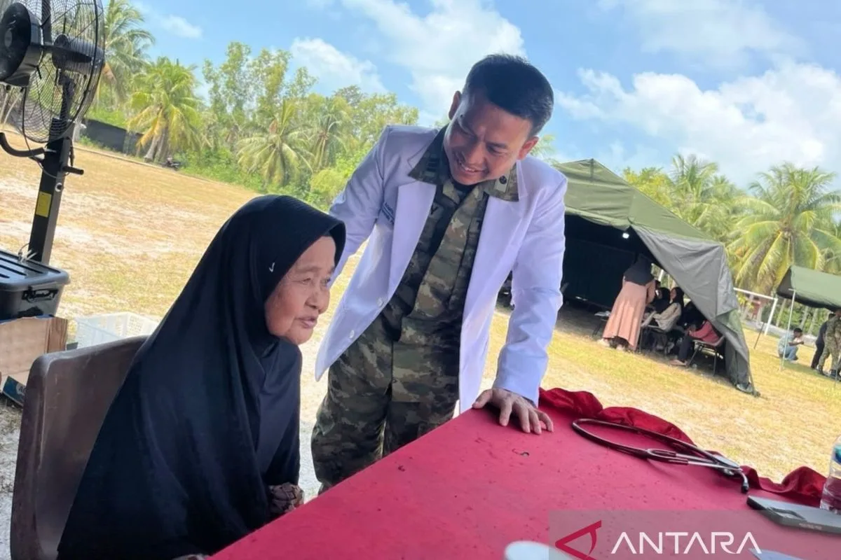 Pasca Latihan Gabungan di Lingga, TNI Salurkan 636 Paket Sembako dan Layanan Kesehatan Gratis