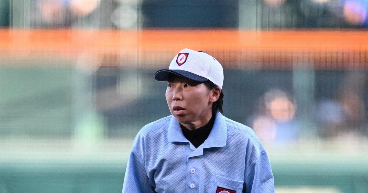 Maki Morita Cetak Sejarah sebagai Wasit Wanita Pertama di Koshien