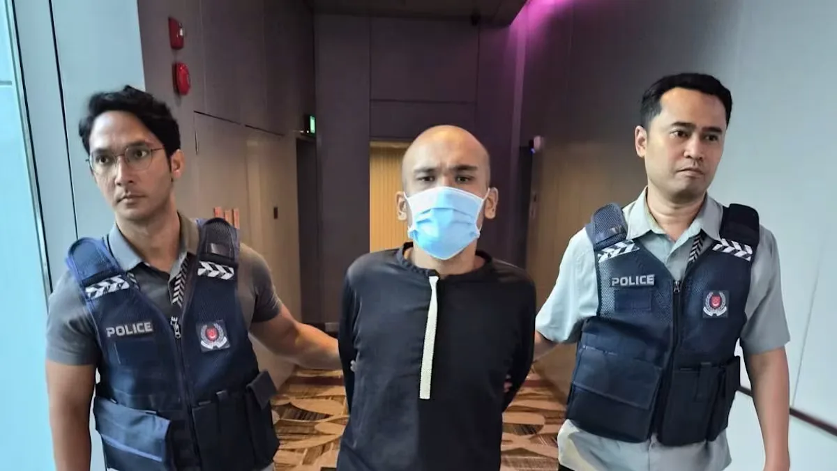 Pria Terkait Video Injak Al-Qur'an di Bus Singapura Dituntut atas Penghinaan Umat Islam