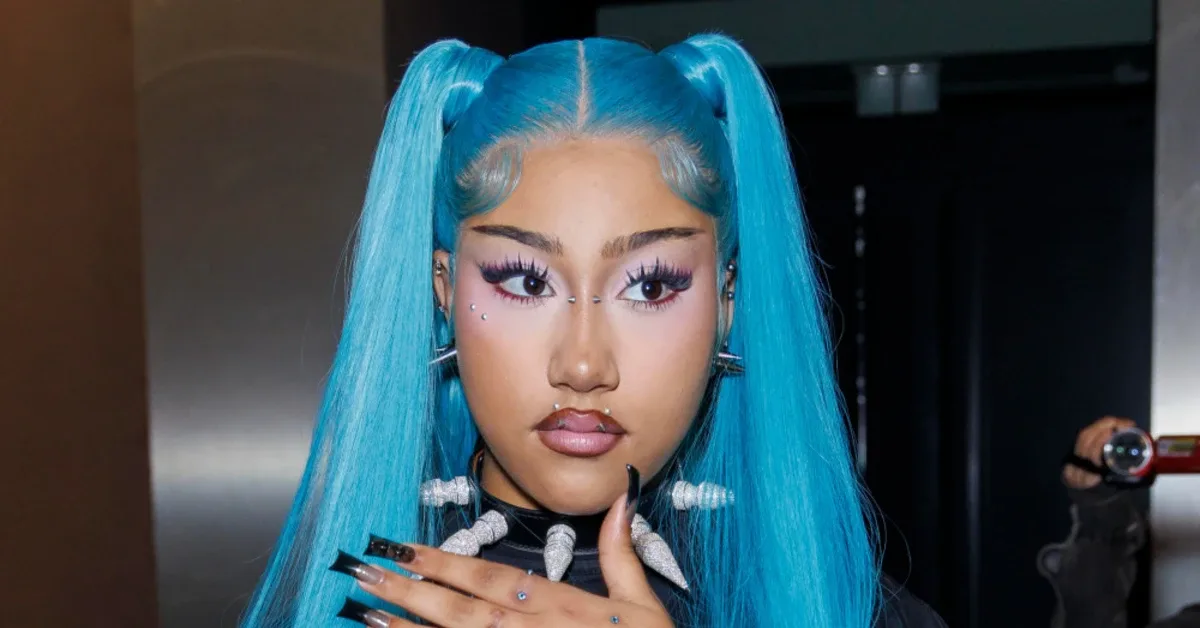 North West Rilis Video Musik 'Aishite': Lagu Balas Dendam atau Curahan Hati di Tengah Batalnya Tur?
