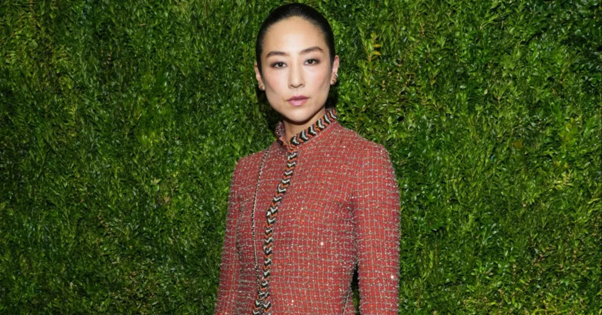 Greta Lee: New York Membentuk Saya Menjadi Diri yang Lebih Dewasa