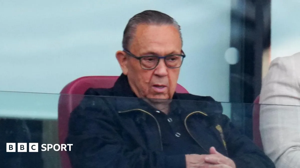 David Sullivan Hadiri Laga West Ham Meski Dilarang: Ketegangan di London Stadium