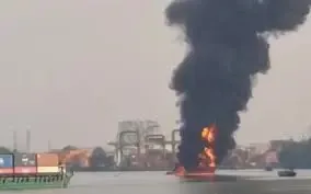 Ledakan Perahu di Sungai Saigon: Satu Tewas, Dua Selamat