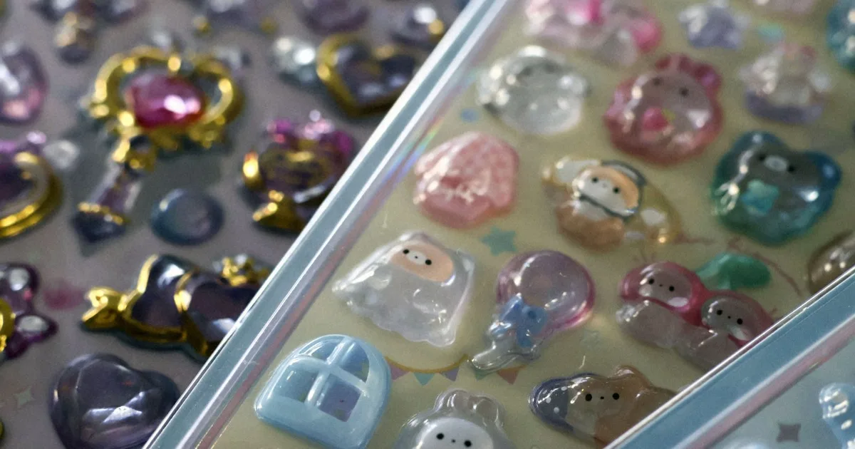 Fenomena Stiker Bonbon Drop di Jepang: Nostalgia yang Menggerakkan Pasar dan Memicu Perburuan Palsu