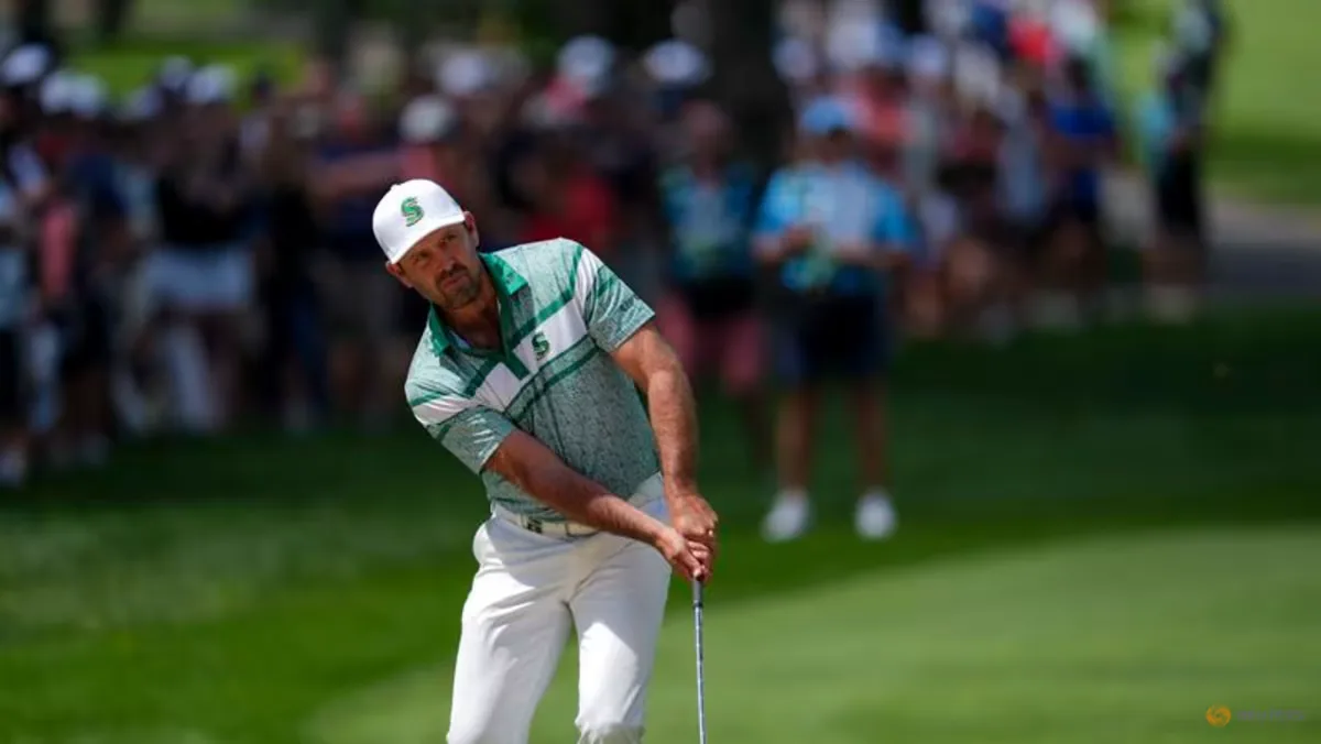 Bola Jadi Mangsa Ikan: Momen Langka Charl Schwartzel di LIV Golf Bedminster