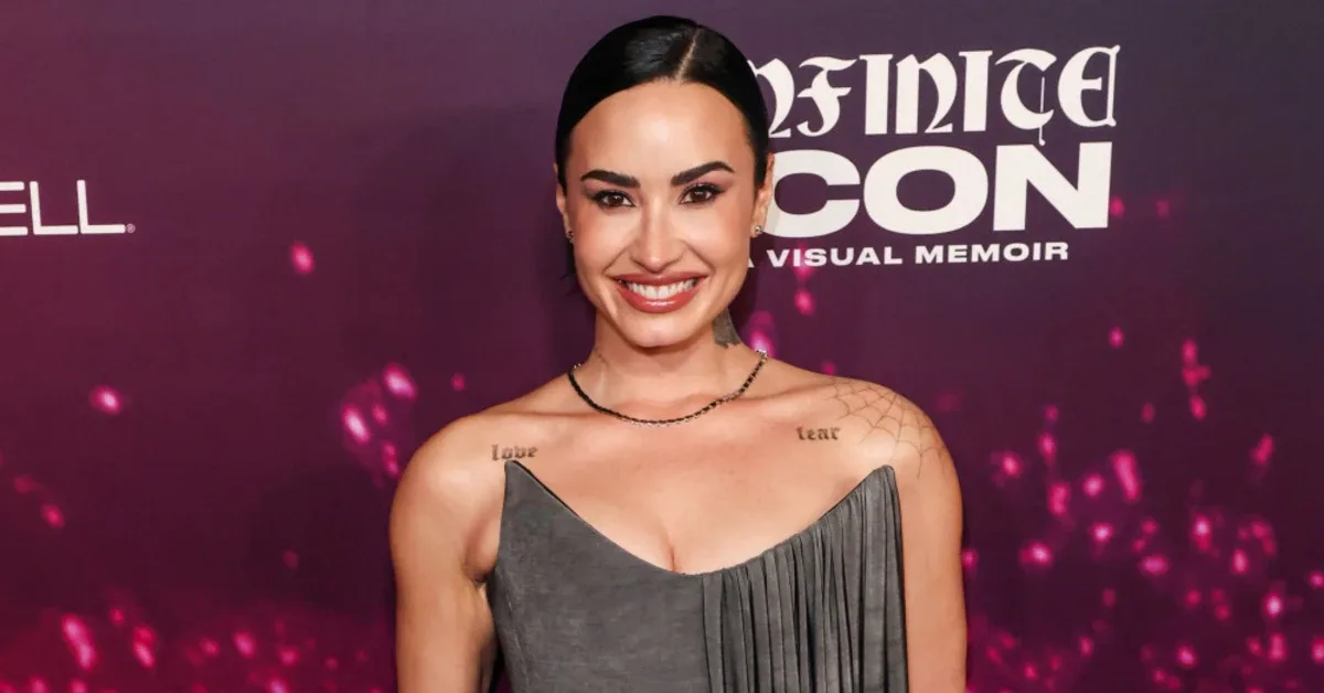 Kembali ke Camp Rock, Demi Lovato Ingatkan Kesehatan Mental di Balik Gemerlap Industri Hiburan