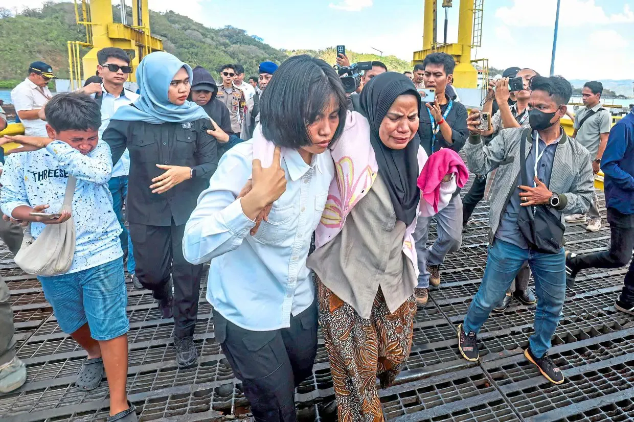 Kebakaran Feri di Selat Lombok: 172 Selamat, Satu Tewas, Dugaan Overload Mengemuka