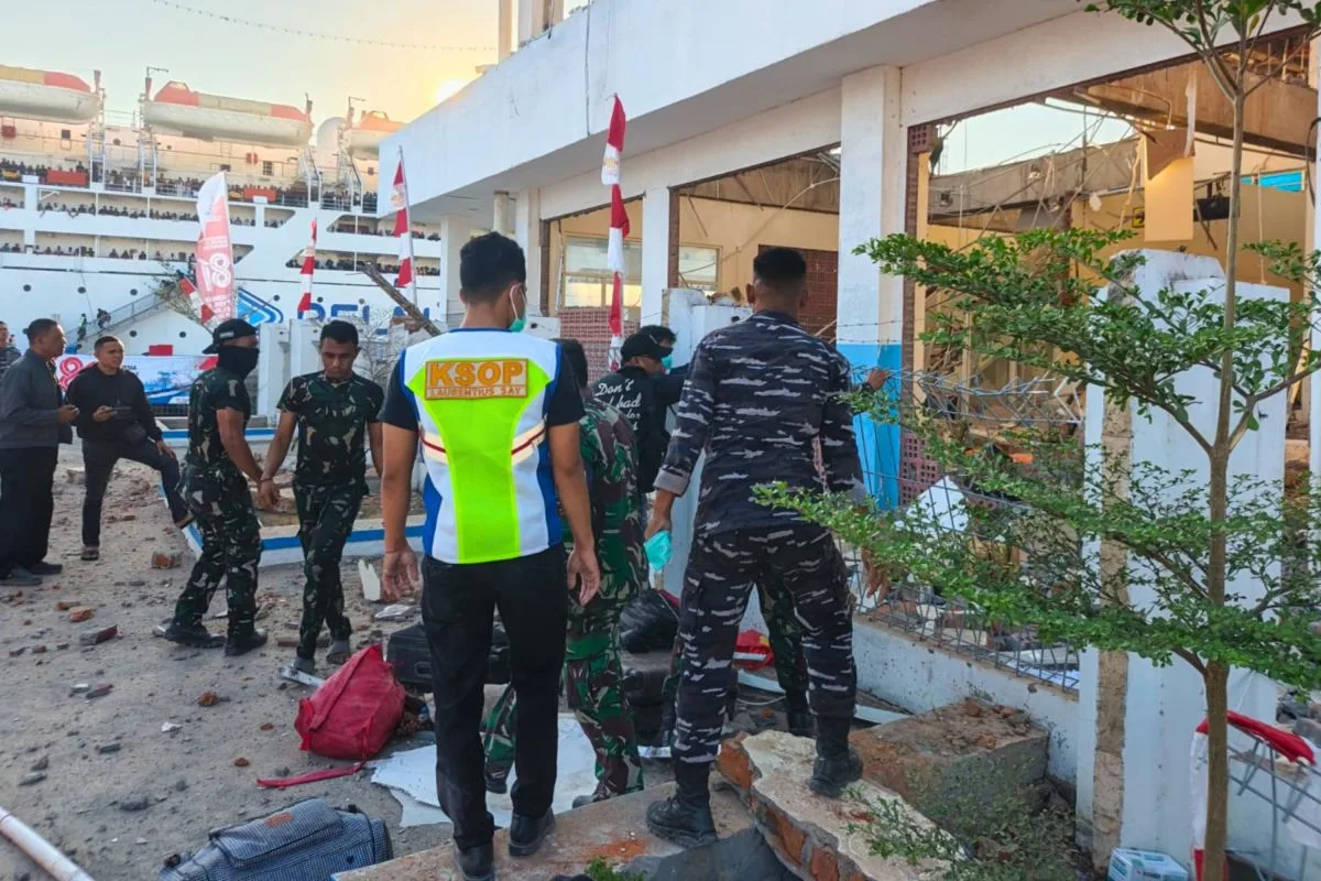 Gempa M7,7 Flores: TNI Kerahkan 1.267 Personel, 47 Tewas dan Ratusan Rumah Rusak