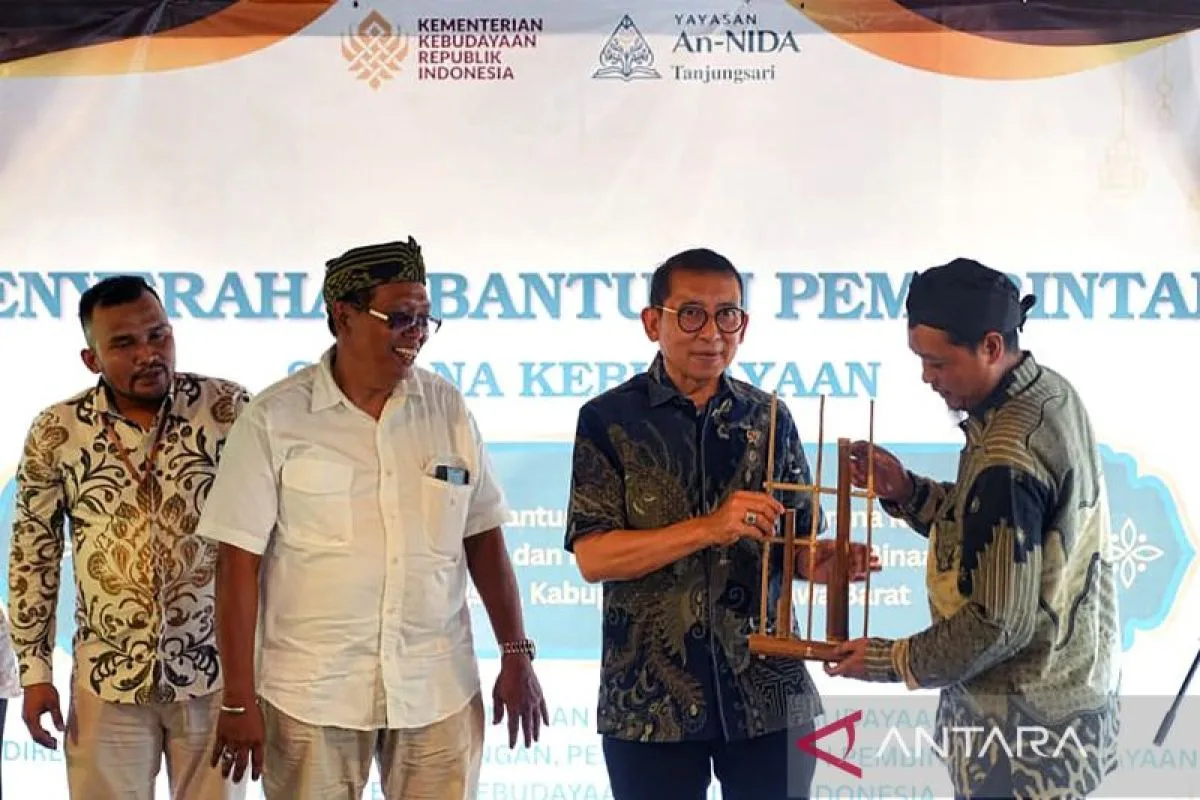 Kemenbud Salurkan 47 Alat Musik ke Komunitas Seni Bogor, Wujud Instruksi Presiden