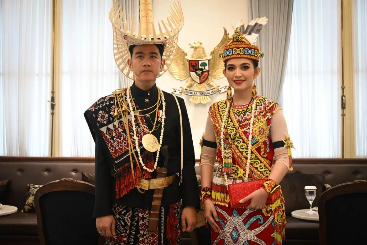 Gibran Kenakan Baju Adat Rote di HUT RI: Diplomasi Budaya atau Sekadar Gaya?