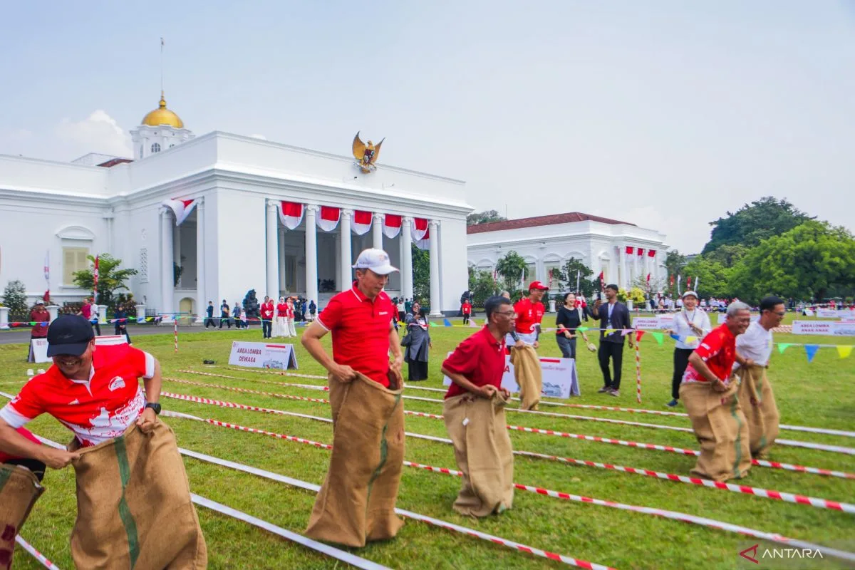 Pagar Istana Bogor Terbuka: Ribuan Warga Prasejahtera Masuk ke Dalam Kompleks Kepresidenan