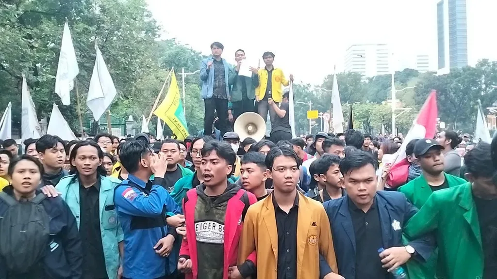 Bundaran HI Jadi Pusat Aksi Mahasiswa, Delapan Tuntutan Disuarakan