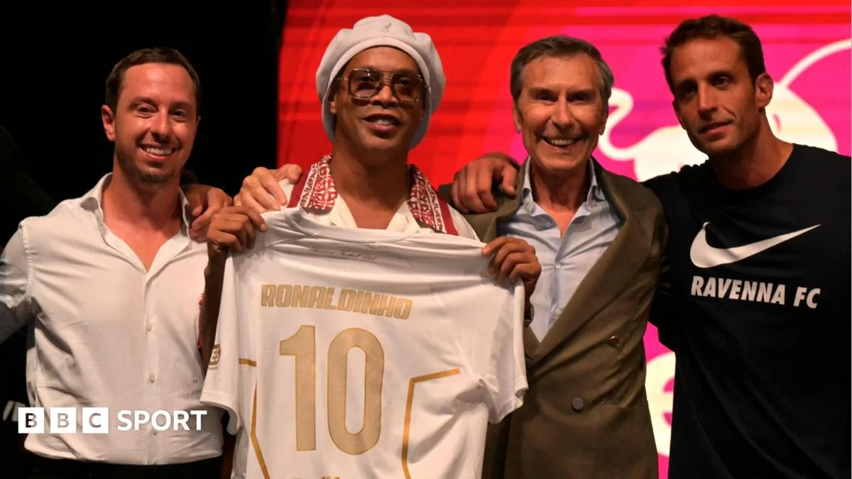 Ronaldinho Kembali ke Lapangan di Usia 46: Target Pensiun dengan Gol ke-300