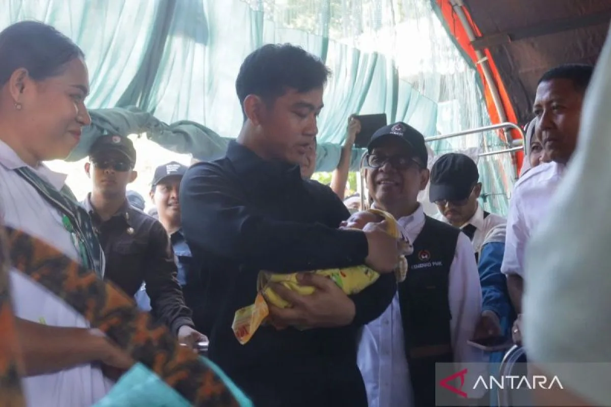 Prabowo Jamu Paskibraka di Hambalang, Gibran Turun ke Maumere: Dua Sinyal Kepemimpinan yang Perlu Dibaca