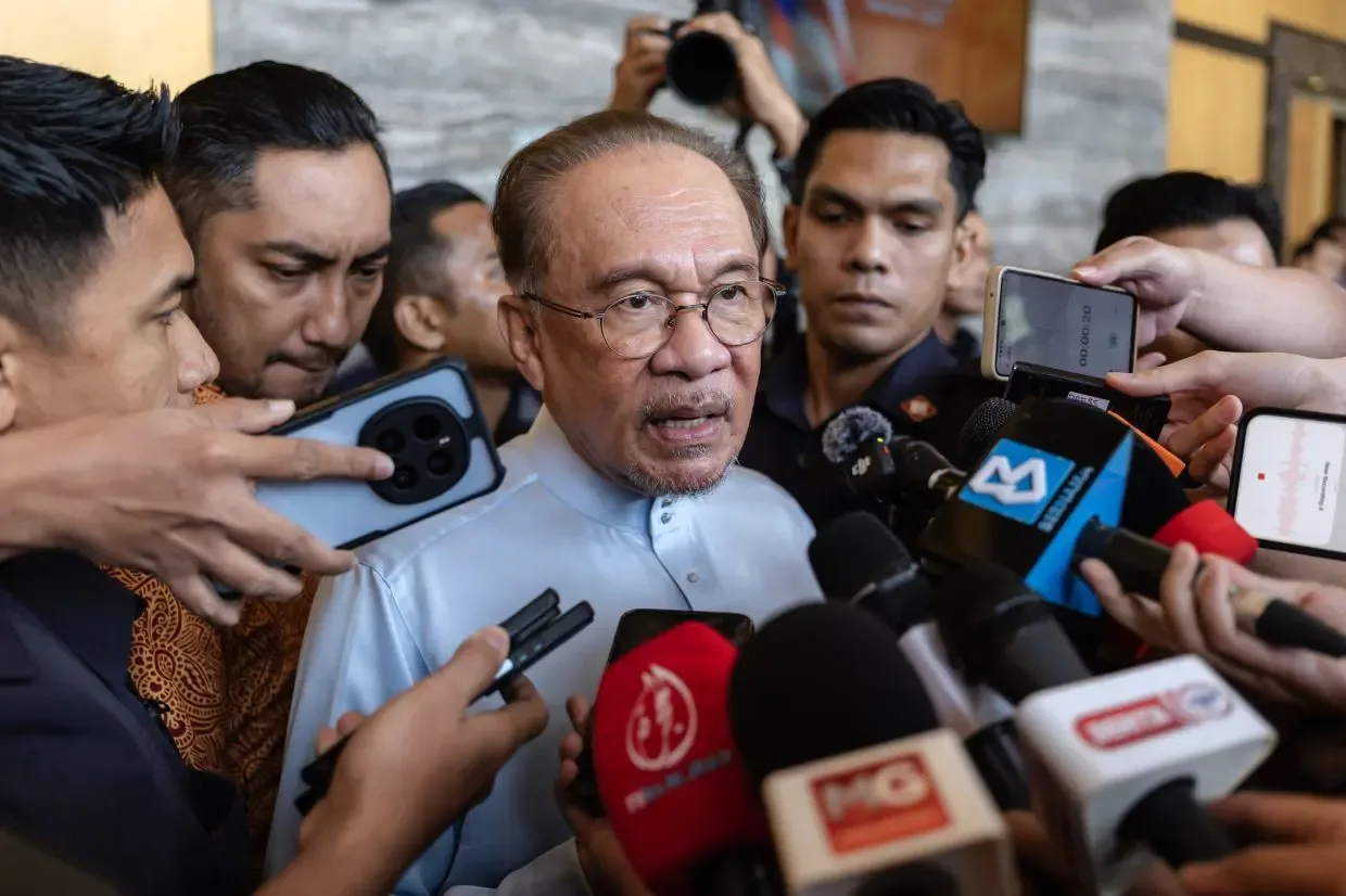 Anwar Minta Prabowo Turun Tangan Selamatkan Investasi Felda di Eagle High
